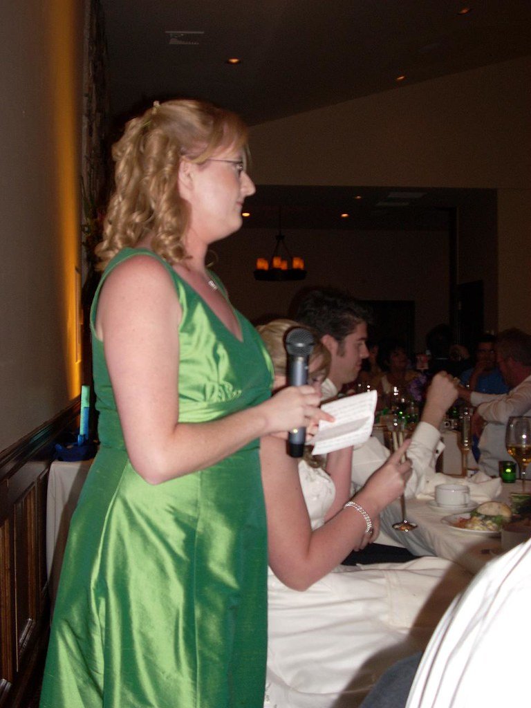 What is the best way to write a maid of honor speech?