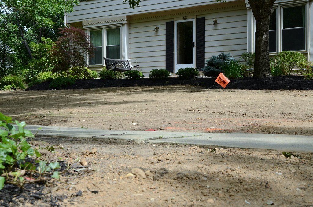 How do I set up a garden sprinkler for my lawn?